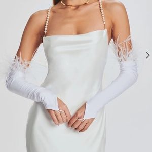 Retrofête Penny White Fingerless Feathered Gloves